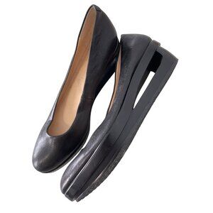 Calvin Klein Yuko Cut Out Wedge Pumps Size 8 Slip On Round Toe Leather Business